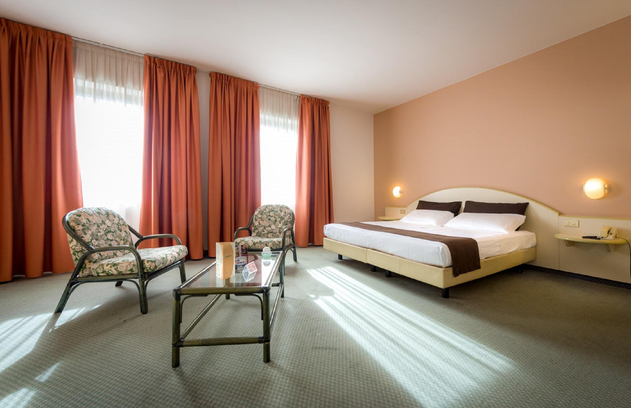 Hotel Des Alpes Rosta Εξωτερικό φωτογραφία