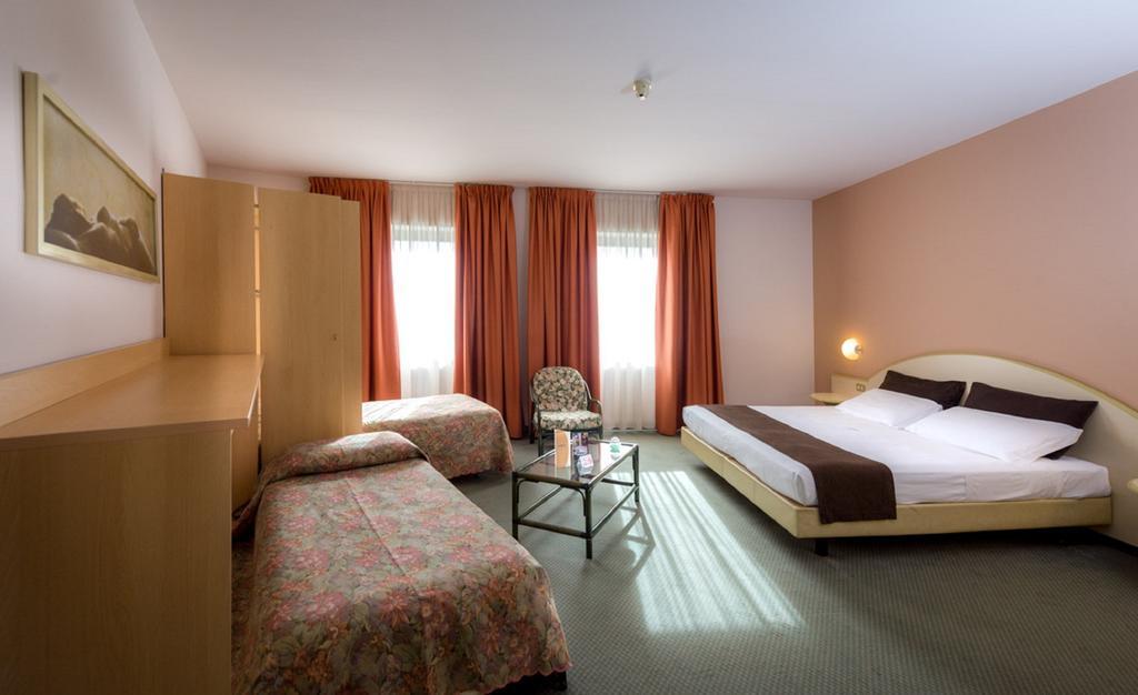 Hotel Des Alpes Rosta Εξωτερικό φωτογραφία