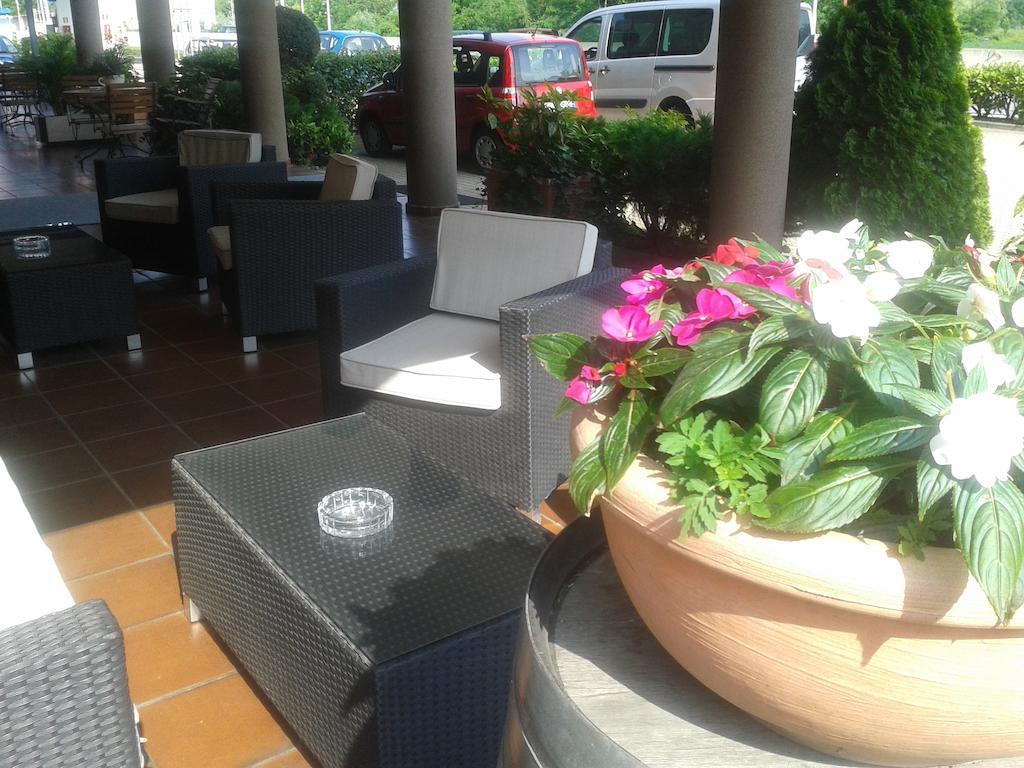 Hotel Des Alpes Rosta Εξωτερικό φωτογραφία